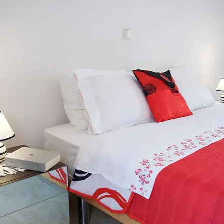 Stella's Place Καραβόμυλος